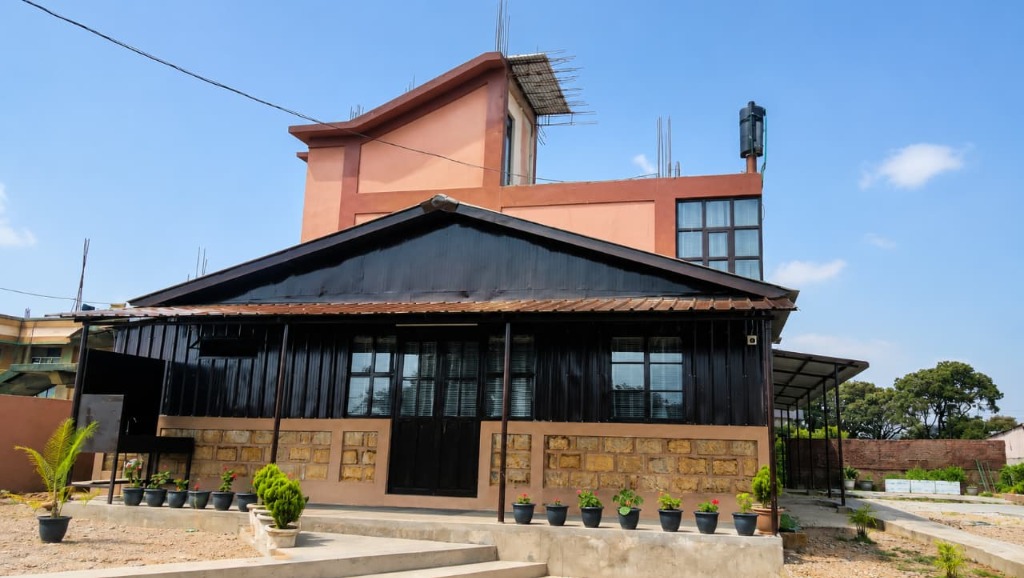 A&R Homestay Cottage Architecture and Flower Garden