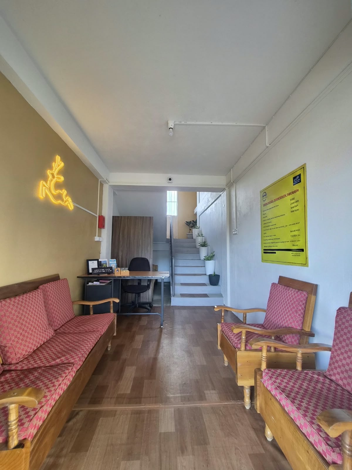 Reception Desk & Lounge